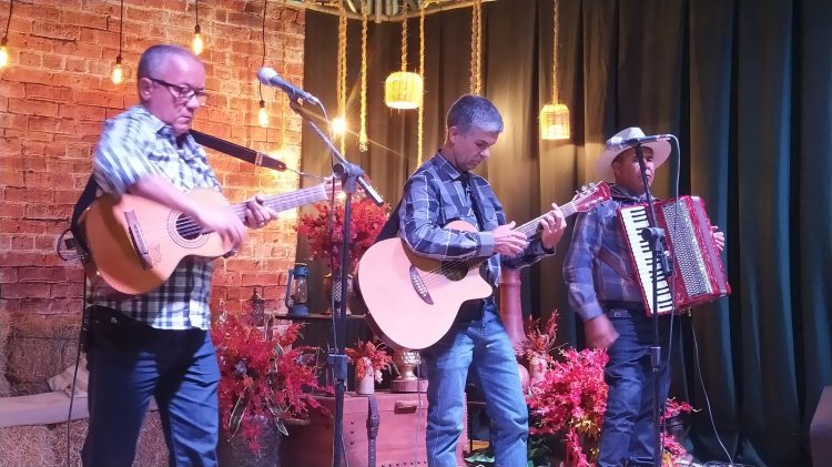 Juh Batista foi a grande vencedora do Festival de Música Sertaneja