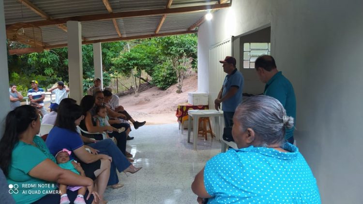 Secretarias de Agricultura e de Meio Ambiente participam de reunião na Associação APAMRSAM no Córrego Lajinha