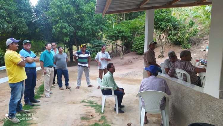 Secretarias de Agricultura e de Meio Ambiente participam de reunião na Associação APAMRSAM no Córrego Lajinha